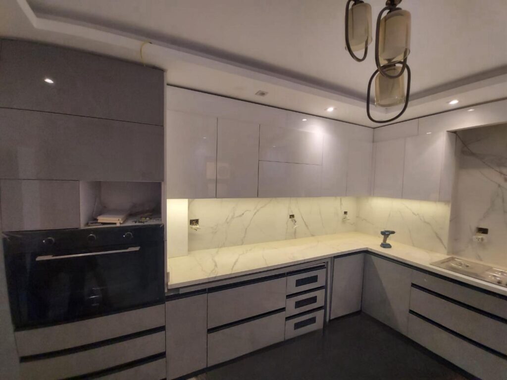 Smart Space-Saving Kitchen
